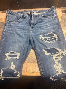 American Eagle Women’s Distressed Blue Skinny Jeans